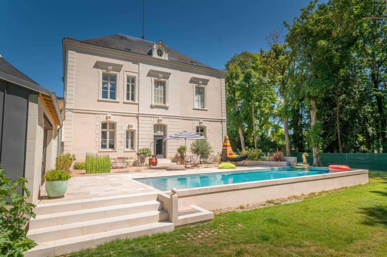 Du Château De La Caillerie
